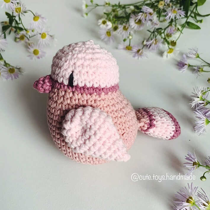 Crochet bird amigurumi